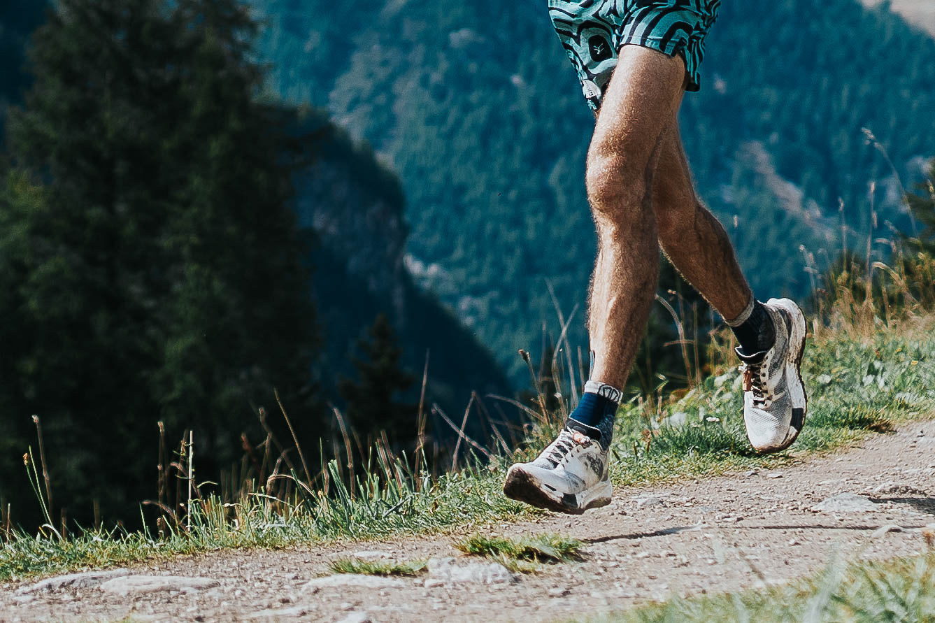 running-with-trail-protect-socks