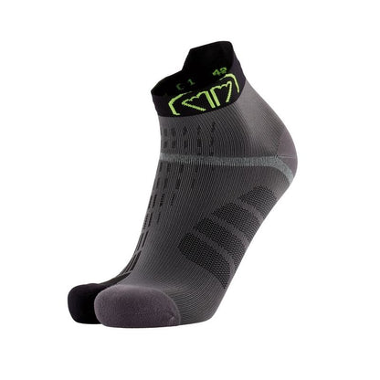 T Free running socks front view