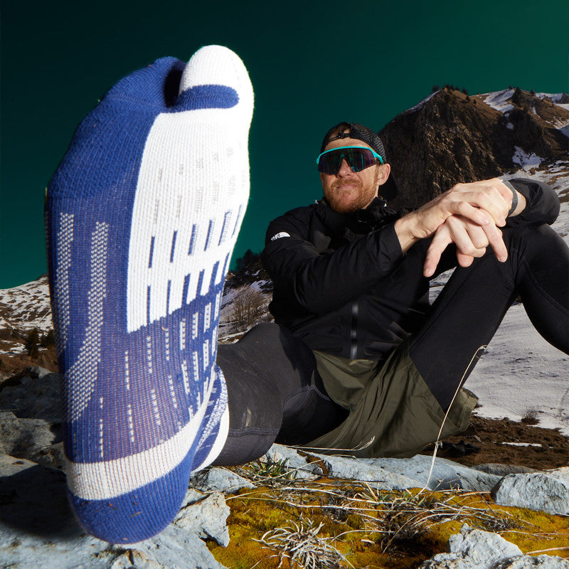 t-free trail running socks blue grey worn by Jon Albon