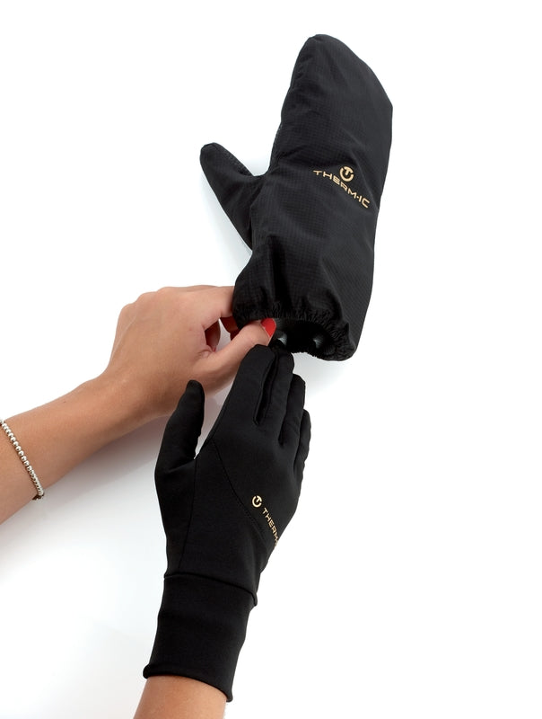 Therm-ic Weather Shield Waterproof Overglove Demonstration